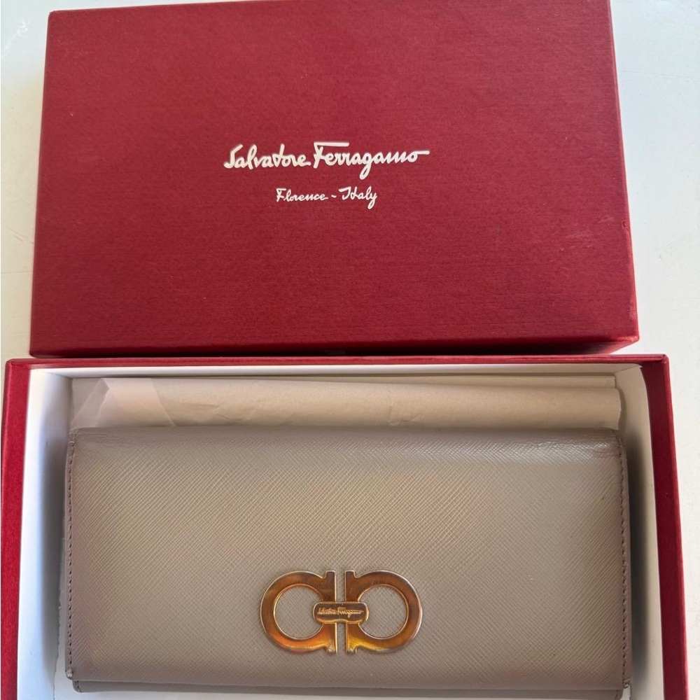 Salvatore Ferragamo Grey Wallet
